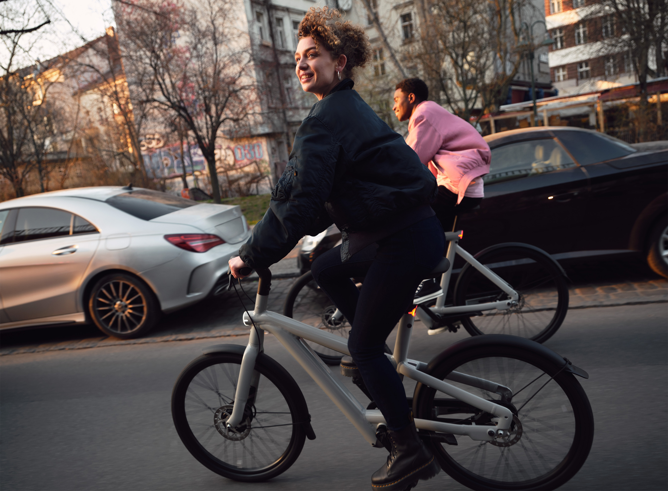 VanMoof S5 & A5、登場。: VanMoofの最新モデルが、ルールを変え VanMoof S5 & A5、登場。: VanMoofの最新モデルが、ルールを変え